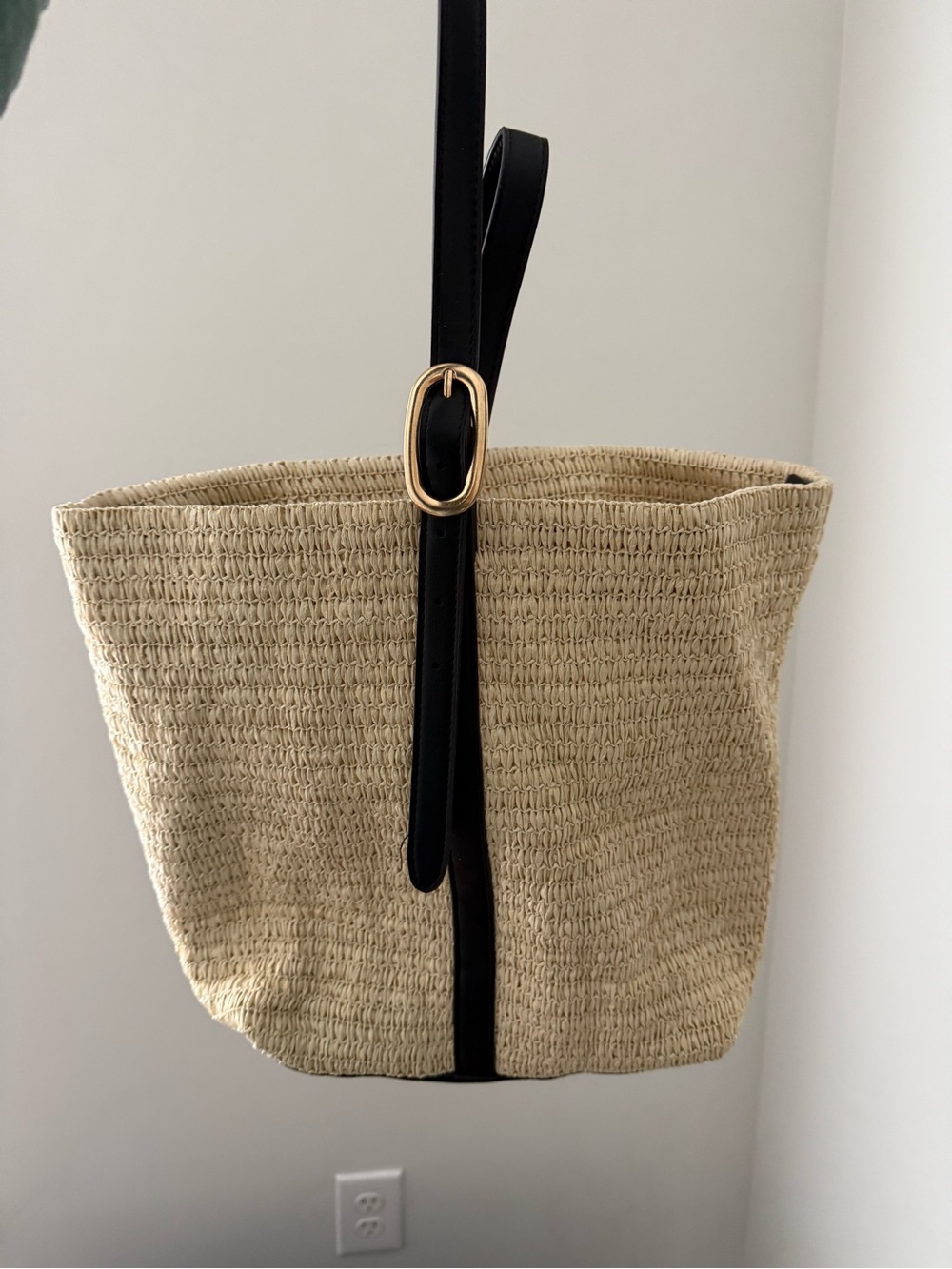 Old Navy Natural Straw Tote with Black Strap and Gold Buckle - Picture 2 of 5